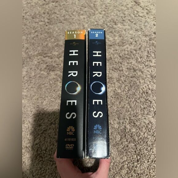 Heroes: Complete Seasons 1 and 2 (11 DVDs Total) - Picture 3 of 7